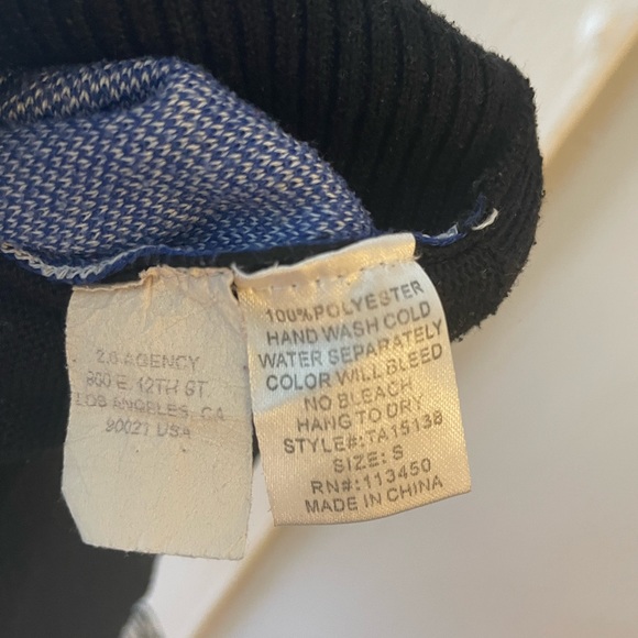 Lulumari Sweater - Picture 4 of 5